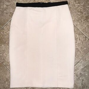 $4 FOREVER 21 SKIRT SIZE S. $4 IF BUNDLED